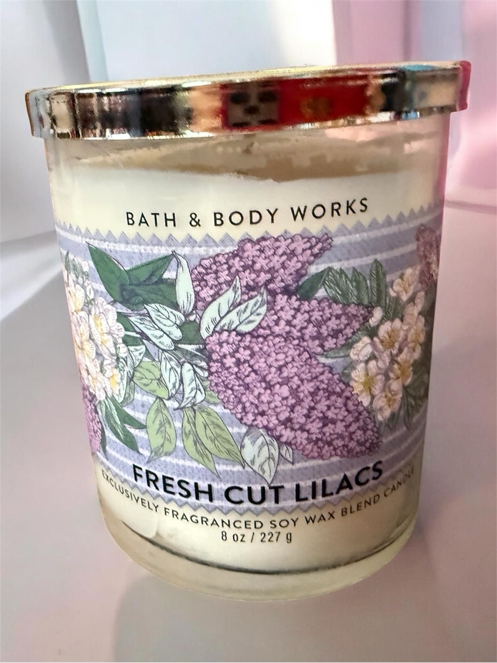 Bath & Body Works Fresh Cut Lilacs Scented Candle - White & Purple